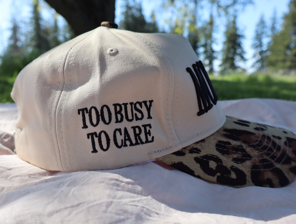 “MOMMIN” Trucker hat