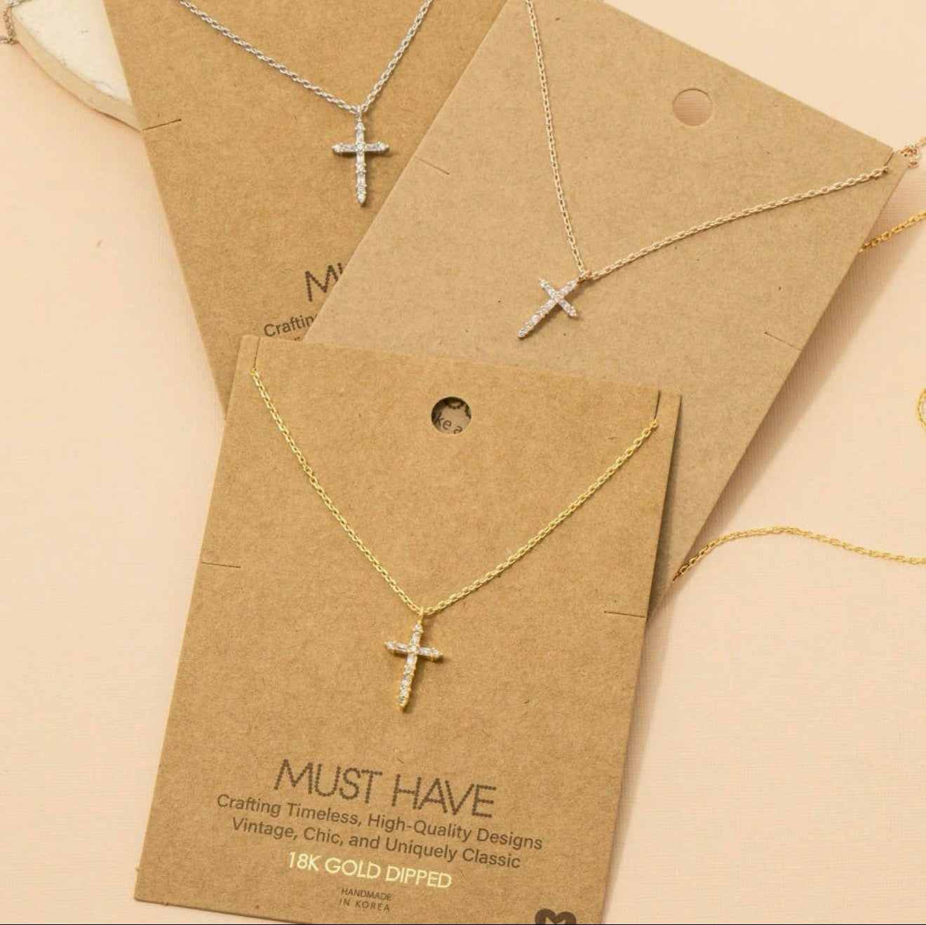 Cross pendant necklace